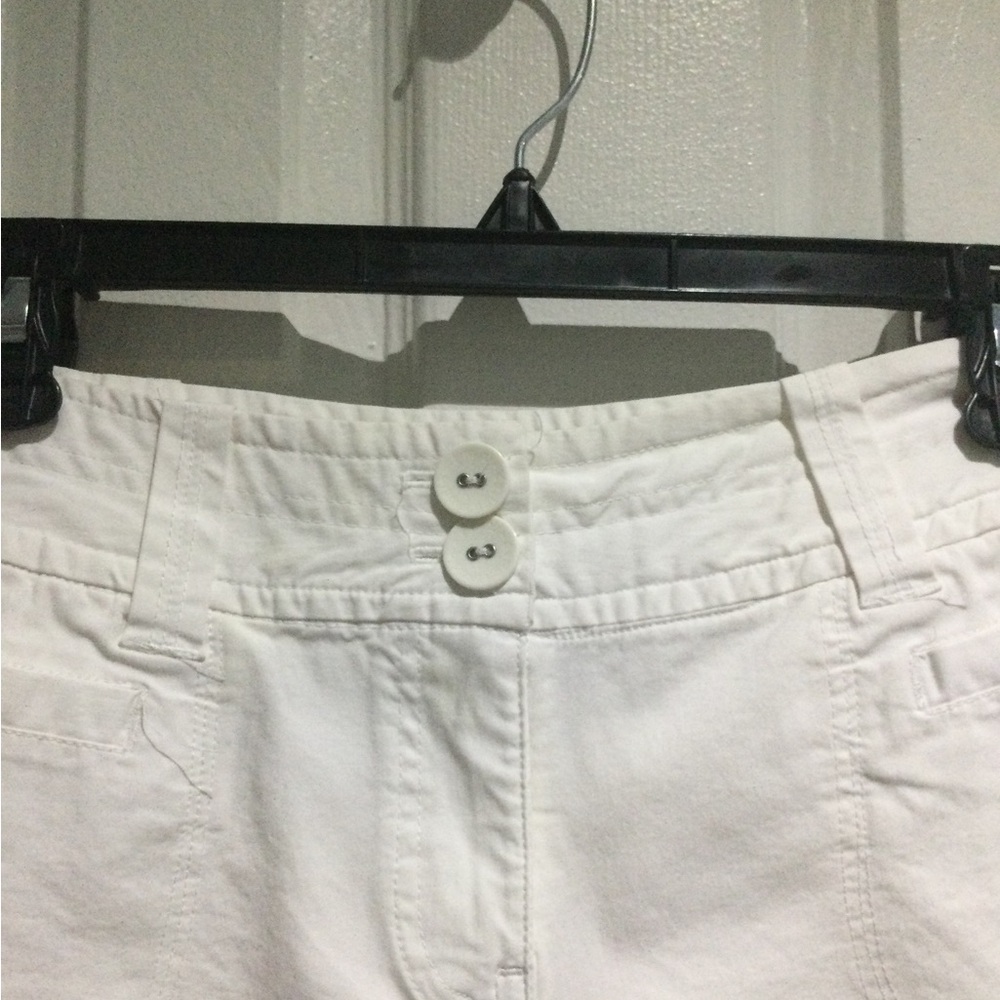 TMX Studio Women’s White Bermuda Shorts - Picture 3 of 6